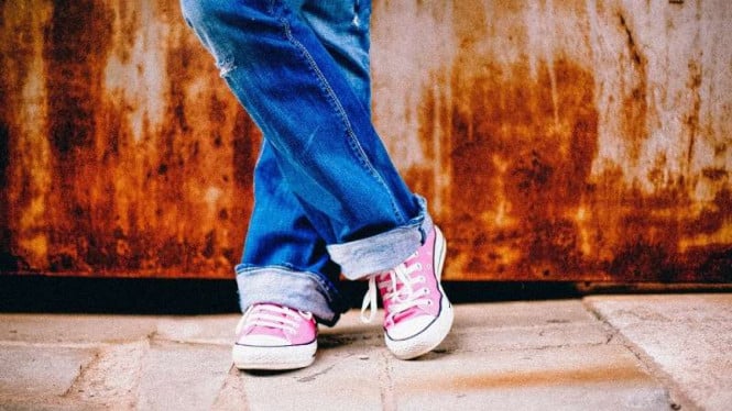 Dari Chunky ke Minimalis: Sneakers Low Profile Menjadi Pilihan Utama Konsumen Fashion Modern Indonesia