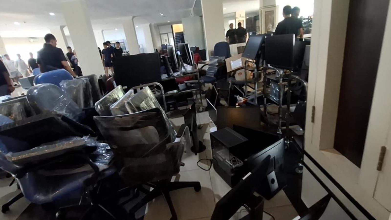 Sindikat Penipuan Digital Lintas Negara Terbongkar di Batam, Ratusan WNA Diamankan Imigrasi