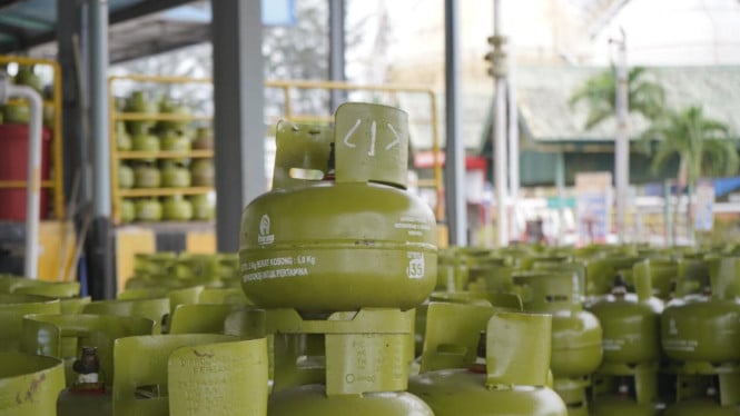 Pemerintah Pertimbangkan Transisi CNG sebagai Alternatif LPG 3 Kilogram: Analisis Mendalam Manfaat dan Tantangan bagi Masyarakat Indonesia
