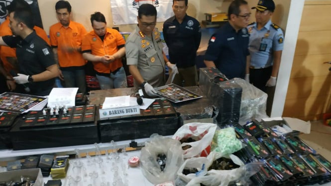 Polda Metro Jaya Bongkar Sindikat Peredaran Narkotika Melalui Cartridge Vape, 120 Unit Disita