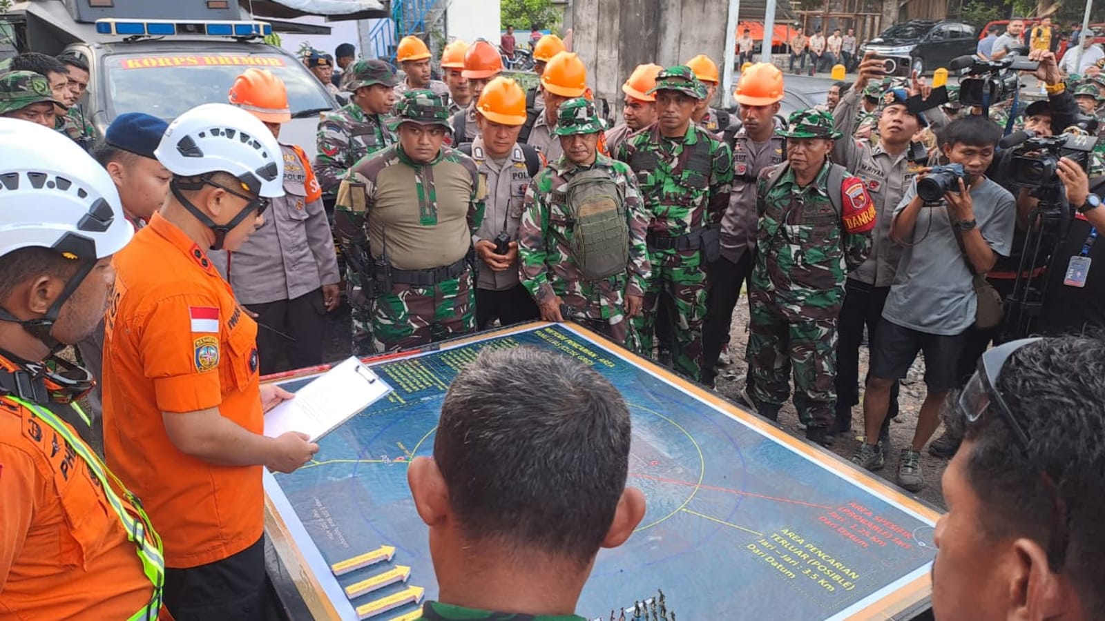 Operasi Penyelamatan Pendaki Singapura di Gunung Dukono Terus Berlanjut Meski Bahaya Abu Vulkanik Mengancam