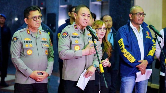Jaringan Judi Online Internasional Terbongkar di Hayam Wuruk: Polri Amankan 321 Tersangka WNA