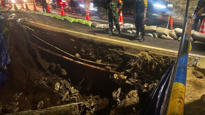 Infrastruktur Rapuh di Bandung: Tembok Penahan Tanah Ambruk Akibat Beban Kendaraan Berlebihan