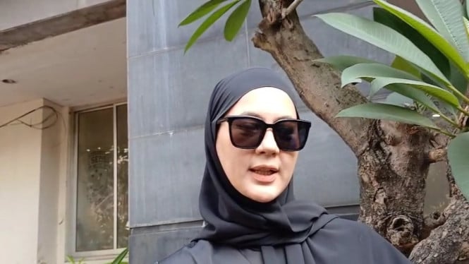 Artis Paula Verhoeven Serahkan Dokumen Lengkap ke Polisi Terkait Kasus Penipuan Umrah Hanania Group
