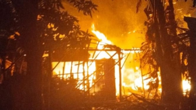 Perselisihan Ekonomi Keluarga Berakhir Tragis: Pria Pati Bakar Rumah Orang Tua Sendiri karena Masalah Finansial