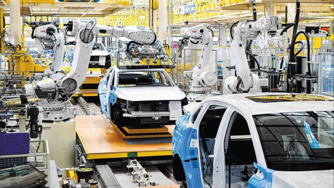 Industri Otomotif Berguncang: Geely Lakukan Restrukturisasi Masif Sementara Harga Moge Premium Melonjak Drastis