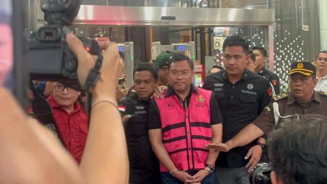 Mantan Pejabat BGN Sony Sonjaya Diperiksa Kejagung Terkait Dugaan Korupsi Program Bantuan Modal Gerakan, Tetap Senyap Sebelum Menjalani Sesi Tanya Jawab