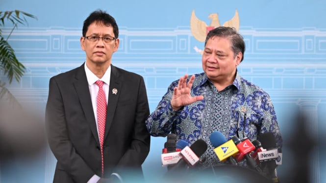 Airlangga Peringatkan Bank Himbara Jangan Lekas Respons Kenaikan BI Rate dengan Naikkan Bunga Kredit
