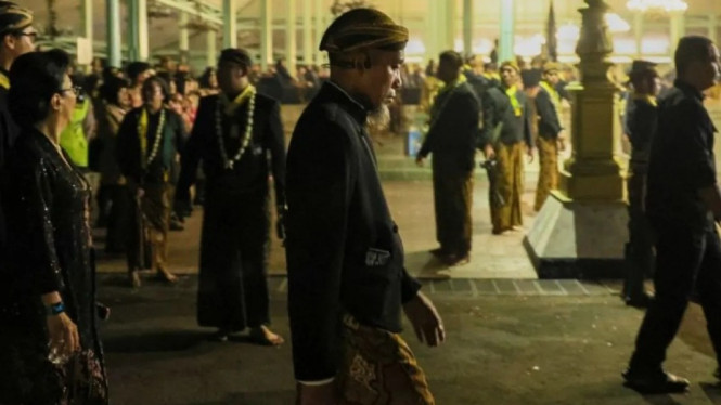 Kontroversi Pakaian Peserta Kirab 1 Suro: Puro Mangkunegaran Tegaskan Standar Protokol Adat yang Ketat