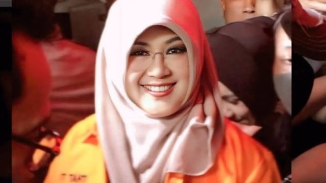 Dokter Tifa Ungkap Pengalaman Pahit Mengenakan Rompi Tahanan, Sindir Penguasa dengan Narasi Kritis