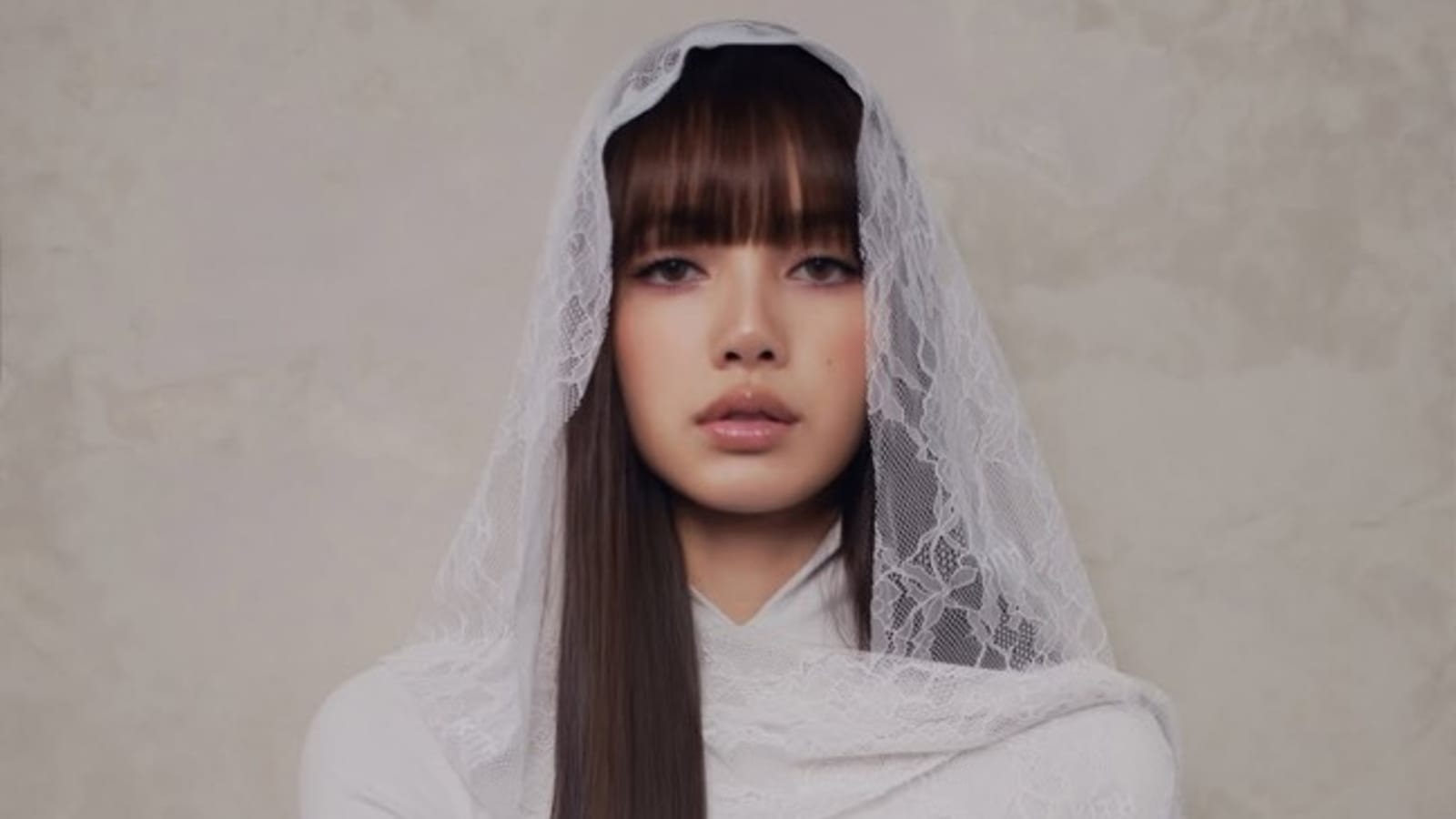 Potret Kehidupan Pribadi Lisa BLACKPINK: Antara Kesuksesan Global dan Beban Privasi yang Terkikis