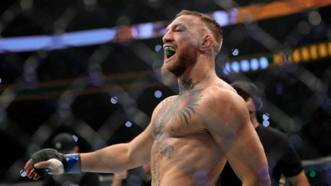 Adesanya Ungkap Kelemahan Taktik McGregor Melawan Holloway: Perlu Adaptasi Radikal di Octagon UFC 329