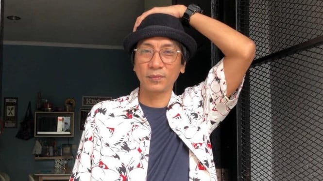 Dari Puncak Kejayaan hingga Lembah Kesulitan: Perjalanan Hidup Penyanyi Lobow yang Penuh Makna