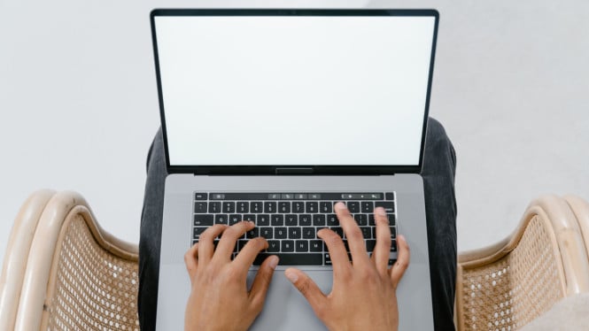 Panduan Lengkap Memilih Laptop Berkualitas dengan Budget Rp5 Juta: Solusi Terjangkau untuk Profesional dan Pelajar Indonesia