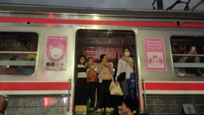 Tragedi di Rel KRL Rangkasbitung-Tanah Abang Tewaskan Satu Penumpang, Layanan Terganggu Berkali-kali