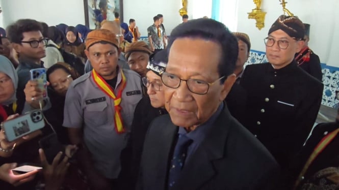 Sultan Hamengku Buwono X Peringatkan Masyarakat Tentang Bahaya Pendakian Merapi, Otoritas Geologi Jadi Acuan Utama