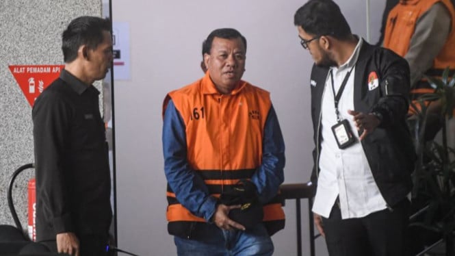 Dugaan Pemerasan Sistematis: Bupati Kuansing Nonaktif Diduga Peras 914 Petani untuk Pembukaan Lahan Hutan
