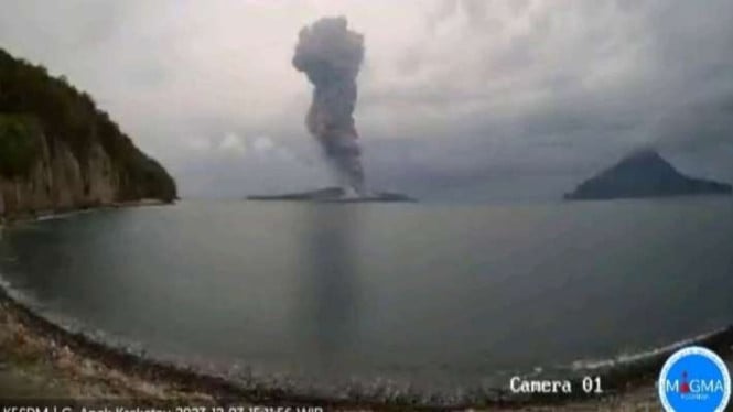 Anak Krakatau Meletus Lagi, Otoritas Geologi Perpanjang Peringatan Bencana dengan Zona Larangan 3 Kilometer