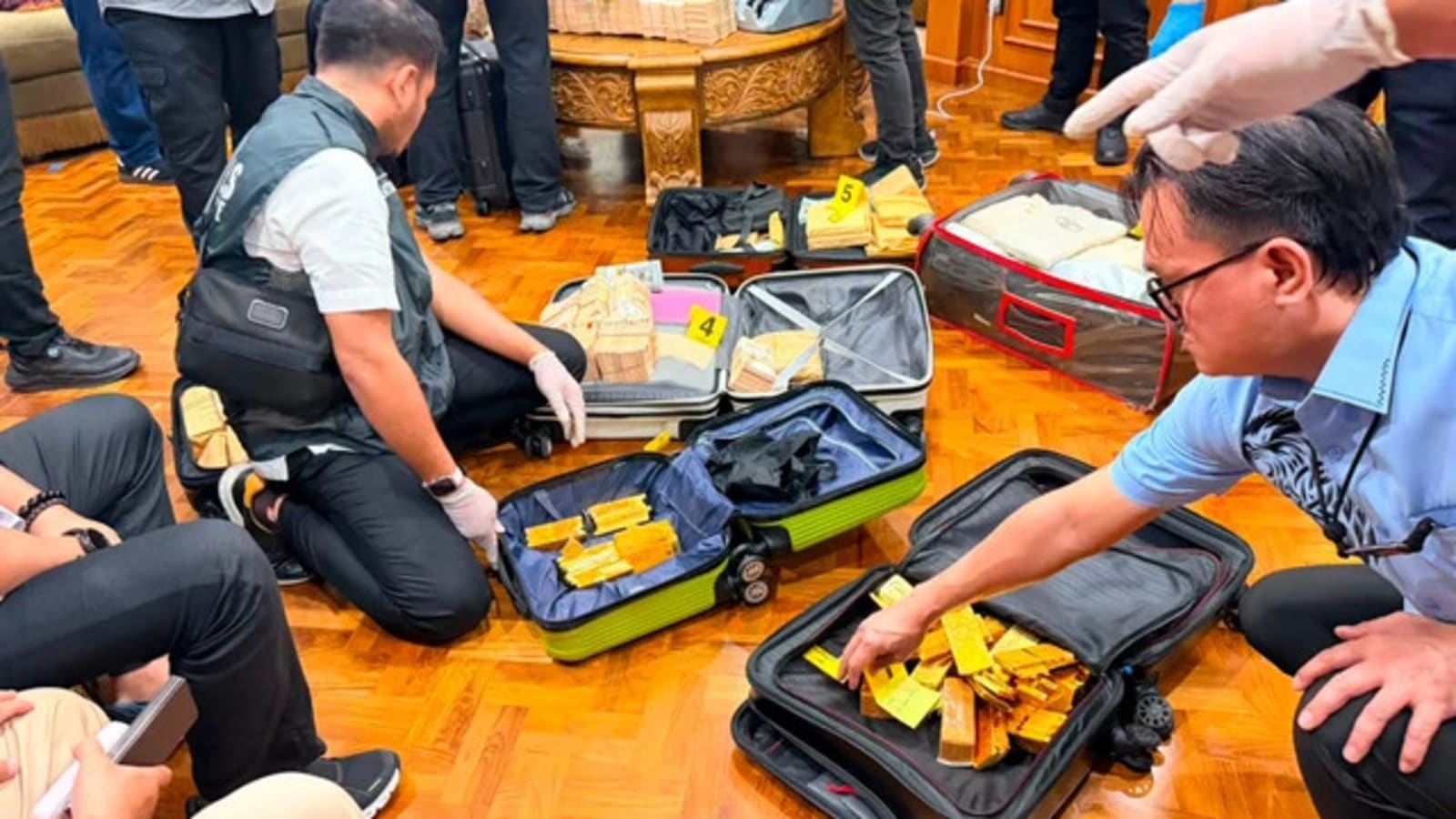 Operasi Penggerebekan Masif Ungkap Dugaan Korupsi Triliunan: Ditemukan Uang Puluhan Miliar dan Emas 74 Kilogram di 12 Lokasi