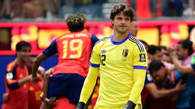 Thibaut Courtois Tunjukkan Sportivitas Sejati dengan Bela Kiper Lammens Usai Blunder Bersejarah Belgia