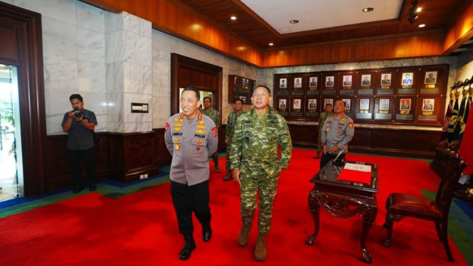 Kapolri Listyo Sigit Prabowo Perkuat Kolaborasi Strategis TNI-Polri melalui Kunjungan Resmi ke Mabes TNI