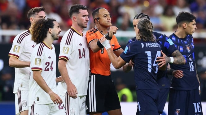 Kontroversi Wasit Elfath Menghiasi Perjalanan Piala Dunia 2026: Siapkah Dia Pimpin Semifinal Inggris-Argentina?