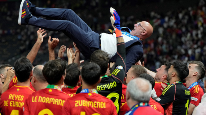 Luis De La Fuente Bela Mbappe di Tengah Badai Kritik Jelang Laga Panas Spanyol vs Prancis