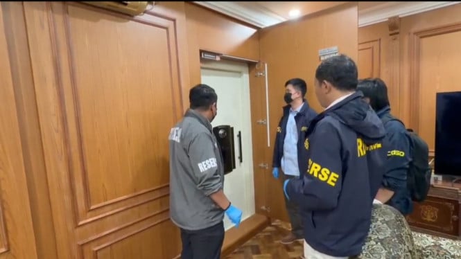 Penggunaan Rumah Pribadi Eks Pejabat untuk Operasional Yayasan Keagamaan: Transparansi dan Pertanyaan Hukum yang Perlu Diklarifikasi