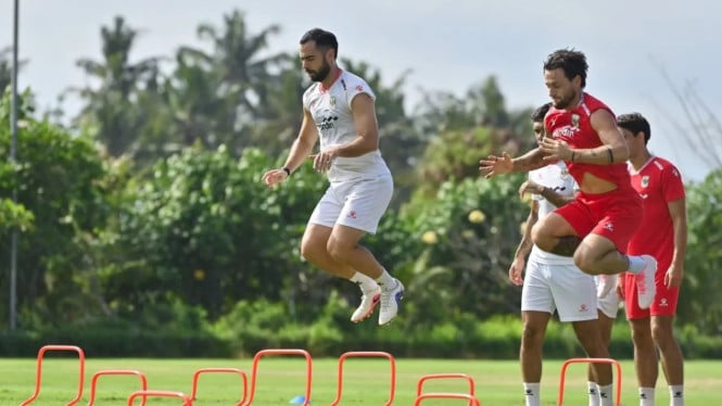 Herdman Hadapi Tantangan Berat: Tiga Pemain Timnas Indonesia Tidak Siap Hadapi Piala AFF 2026