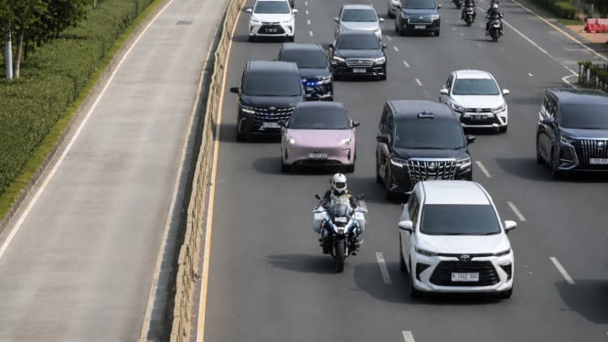 Fenomena Mobil Listrik Geely EX2 Warna Pink: Tren Digital yang Menggebrak Industri Otomotif Indonesia