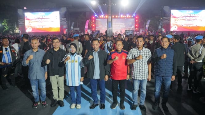 Polri Rayakan Bhayangkara ke-80 dengan Nobar Final Piala Dunia 2026, Jenderal Polisi Terjun Langsung Bersama Masyarakat