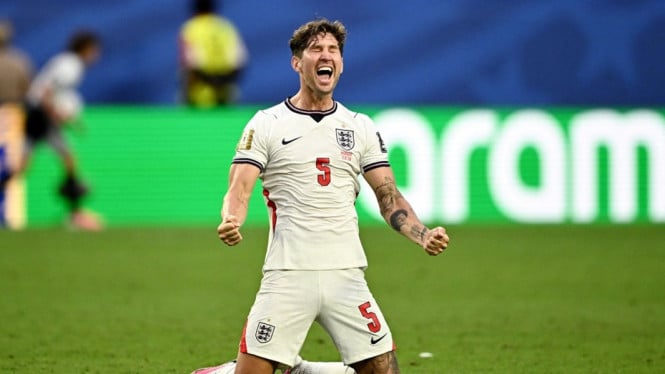 Strategi Agresif Chelsea di Pasar Transferan: Setelah Raih Morgan Rogers, The Blues Targetkan Bek Arsenal