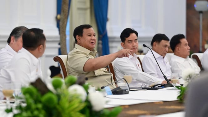 Prabowo Gelar Rapat Kabinet: TNI-Polri Diminta Memperkuat Dukungan terhadap Program Kopdes Merah Putih