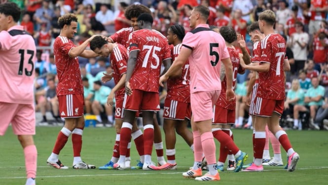 Gelombang Penolakan Global Terhadap Kebijakan Pro-LGBT Liverpool FC, Ribuan Penggemar Lakukan Aksi Unfollow Massal