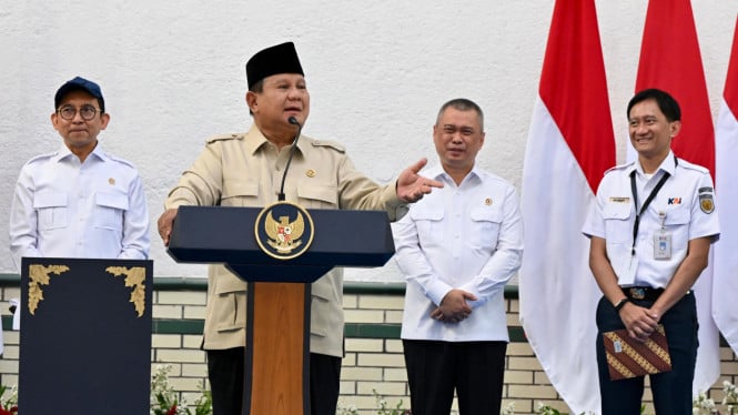 Prabowo Dorong Percepatan Pembangunan Infrastruktur Kereta Api Trans-Sumatera dan Kalimantan untuk Integrasi Ekonomi Nasional