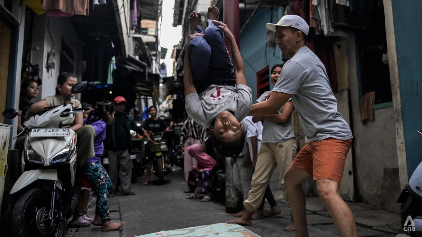 Dari Lorong Sempit Penjaringan, Anak-anak Miskin Jakarta Raih Prestasi Gimnastik Nasional