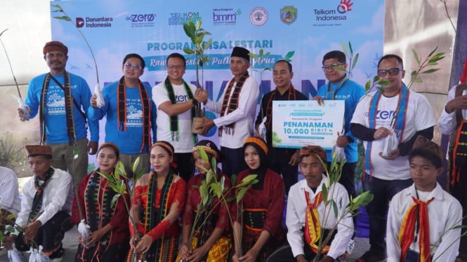 TelkomGroup Jaga Kelestarian Pesisir dengan Program Penanaman 20 Ribu Bibit Mangrove