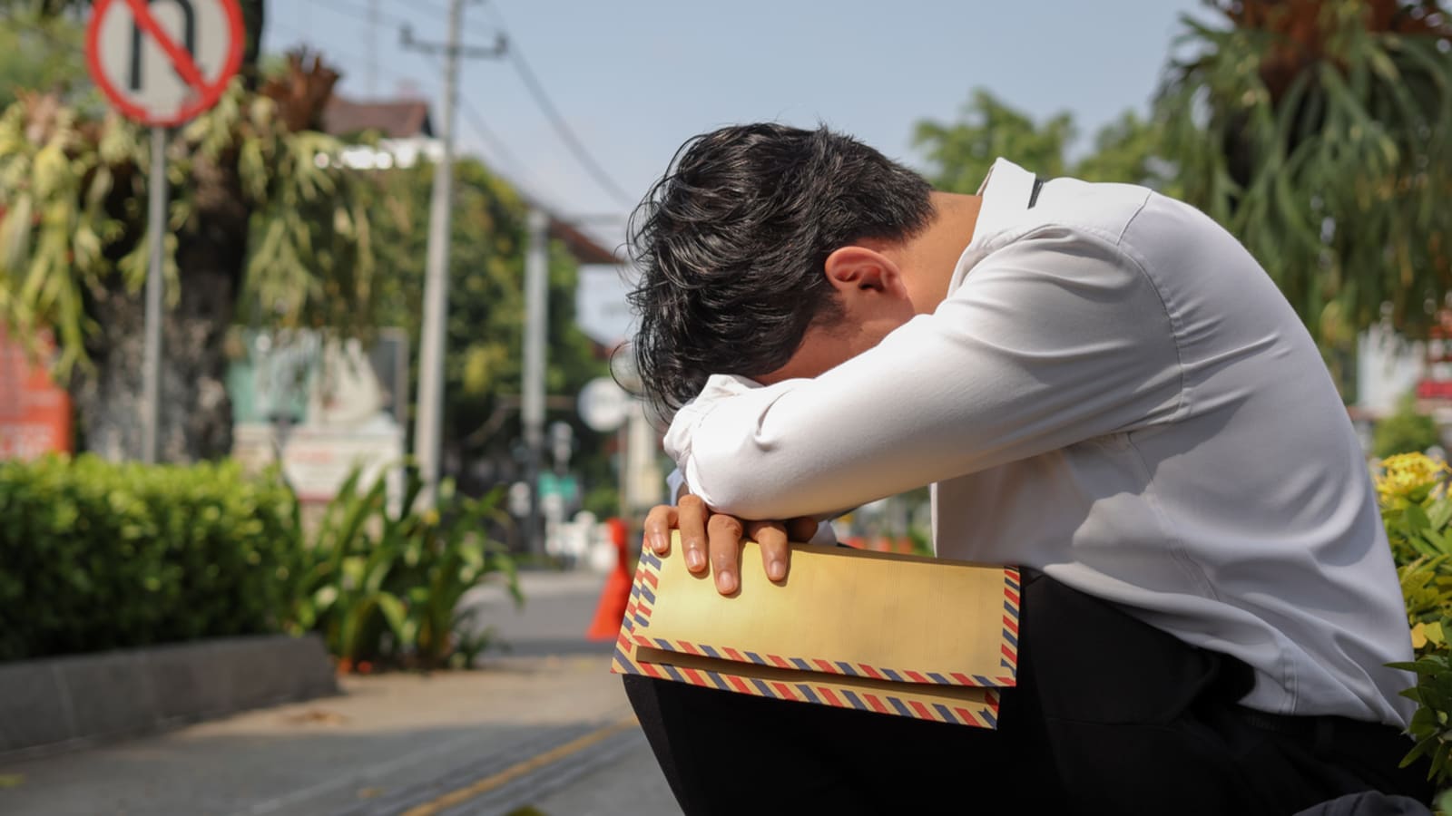 Gelombang Pengangguran Generasi Muda Mengancam: AI Menelan Lapangan Kerja Entry-Level di Seluruh Dunia