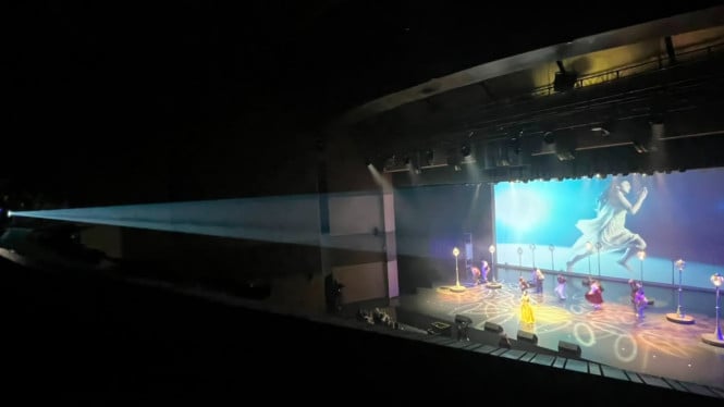 Teknologi Projection Mapping Epson Menciptakan Dimensi Baru dalam Pertunjukan Seni Modern Naura Ayu