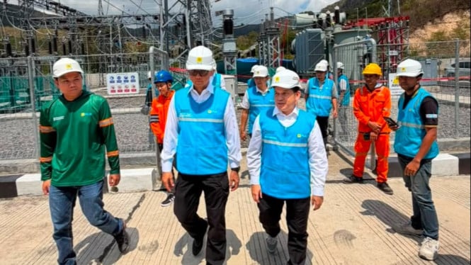 Darmawan Prasodjo Turun Lapangan, PLN Percepat Restorasi Infrastruktur Listrik di Pulau Flores