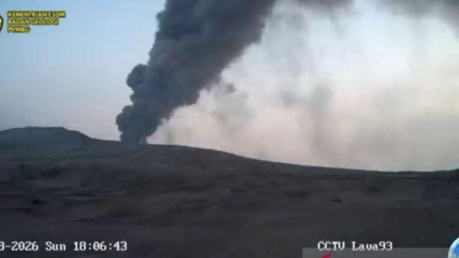 Aktivitas Vulkanik Anak Krakatau Meningkat: Dua Letusan dalam Waktu Singkat Memaksa Evakuasi Zona Tiga Kilometer