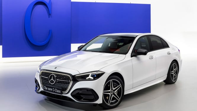 Mercedes-Benz C-Class Generasi Terbaru Hadirkan Asisten AI Canggih untuk Memudahkan Perjalanan Pengemudi