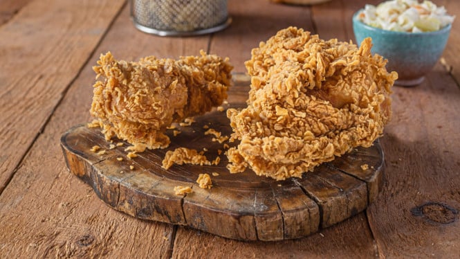 Mengungkap Seni Memasak Ayam Goreng Sempurna: Lebih dari Sekadar Lapisan Tepung Renyah