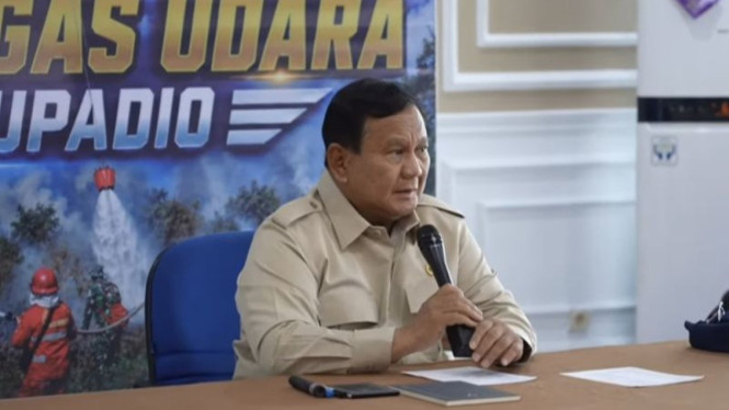 Presiden Prabowo Turun Langsung Koordinasi Penanggulangan Karhutla di Kalimantan Barat, Gelar Rapat Strategis di Lanud Supadio