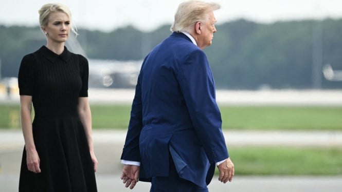 Hubungan Misterius Trump dan Sekretaris Pribadinya Natalie Harp Menjadi Sorotan Publik Setelah Surat-Surat Pribadi Terungkap