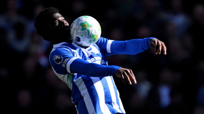 Manchester United Resmi Gaet Gelandang Muda Baleba dari Brighton dengan Investasi Fantastis Rp1,4 Triliun
