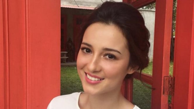 Perjalanan Julie Estelle: Dari Bintang Layar Lebar hingga Menjadi Ibu Rumah Tangga Modern
