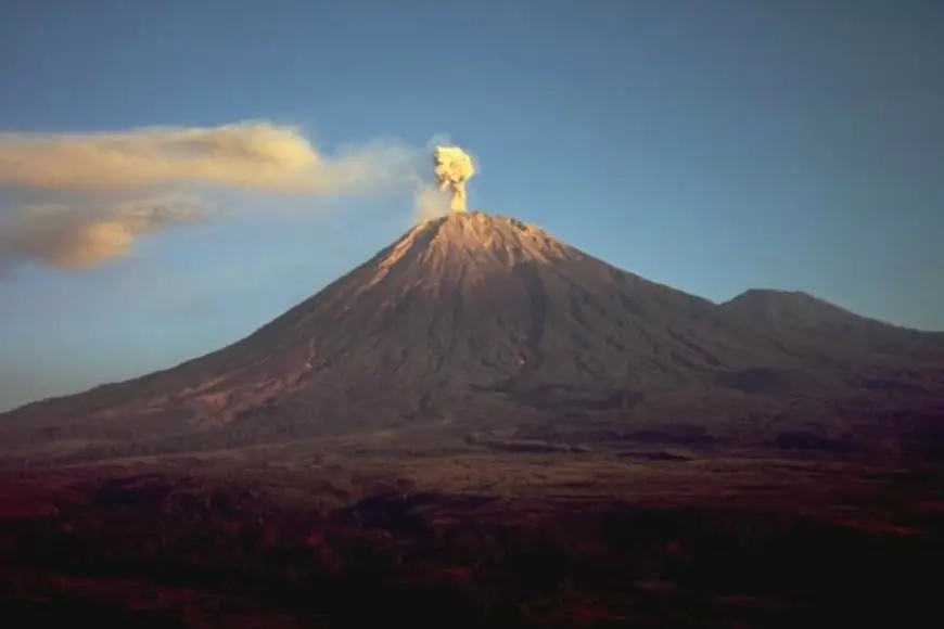 Aktivitas Vulkanik Gunung Semeru Meningkat Drastis: 21 Gempa Letusan Terjadi dalam Enam Jam Berturut-turut