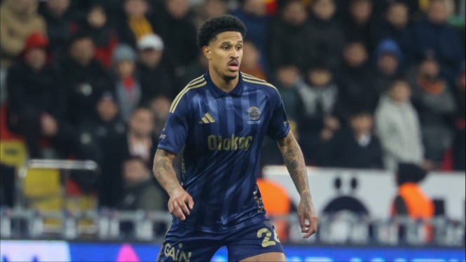 Jayden Oosterwolde Gagal Pindah ke AS Roma, Hasil Pemeriksaan Medis Jadi Penghalang Utama